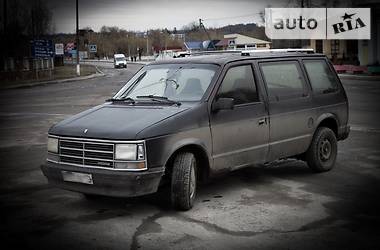 Минивэн Chrysler Grand Voyager 1990 в 