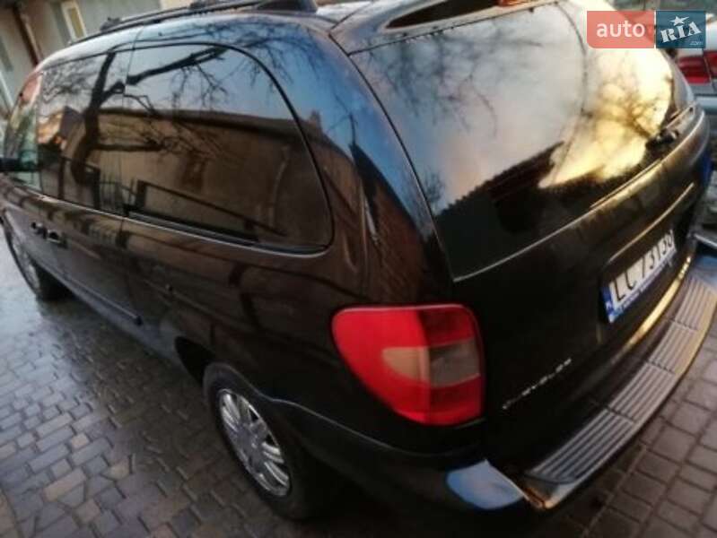 Минивэн Chrysler Grand Voyager 2004 в Нововолынске