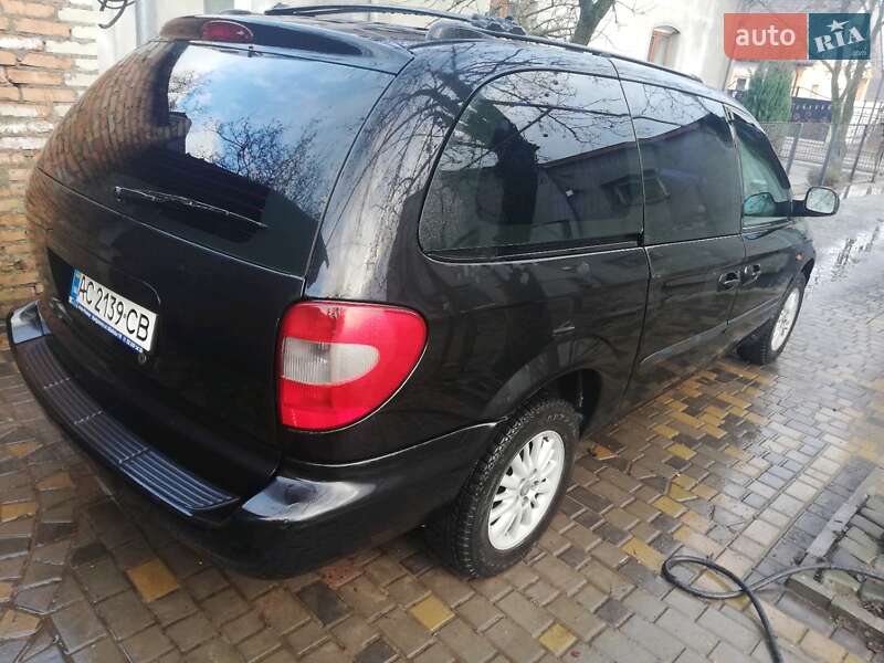 Минивэн Chrysler Grand Voyager 2004 в Нововолынске