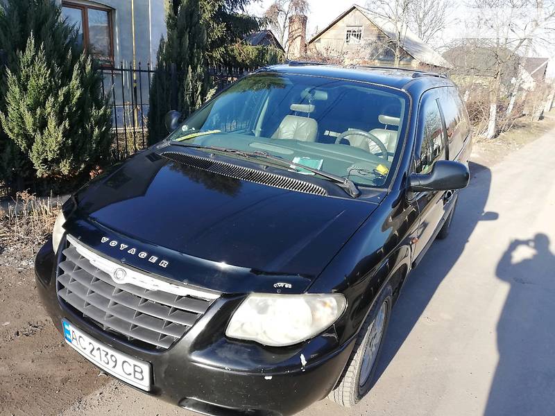 Минивэн Chrysler Grand Voyager 2004 в Нововолынске