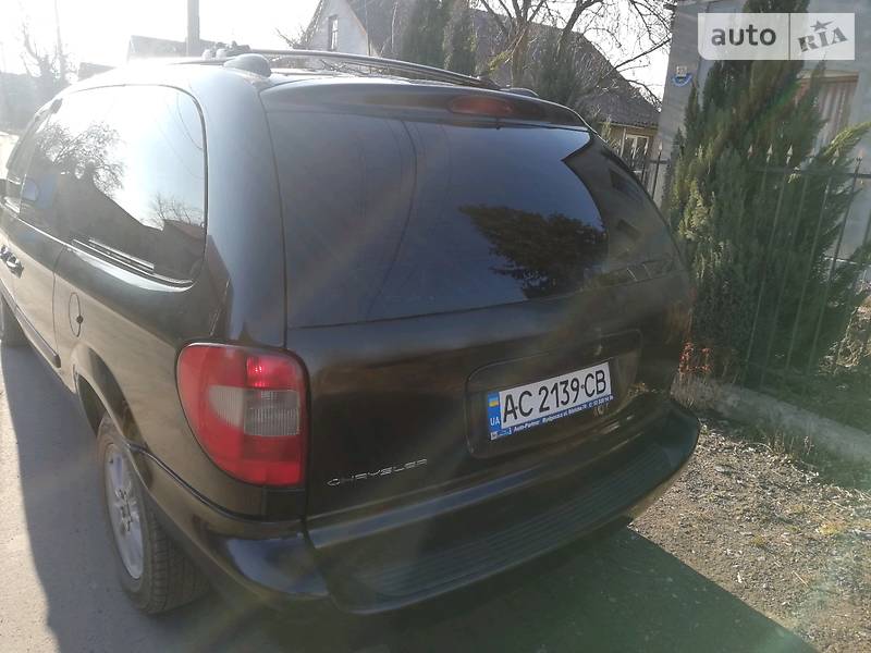 Минивэн Chrysler Grand Voyager 2004 в Нововолынске