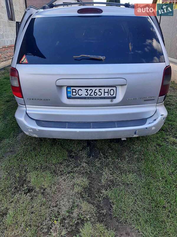 Минивэн Chrysler Grand Voyager 2002 в Мостиске