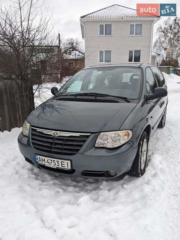 Минивэн Chrysler Grand Voyager 2007 в Киеве