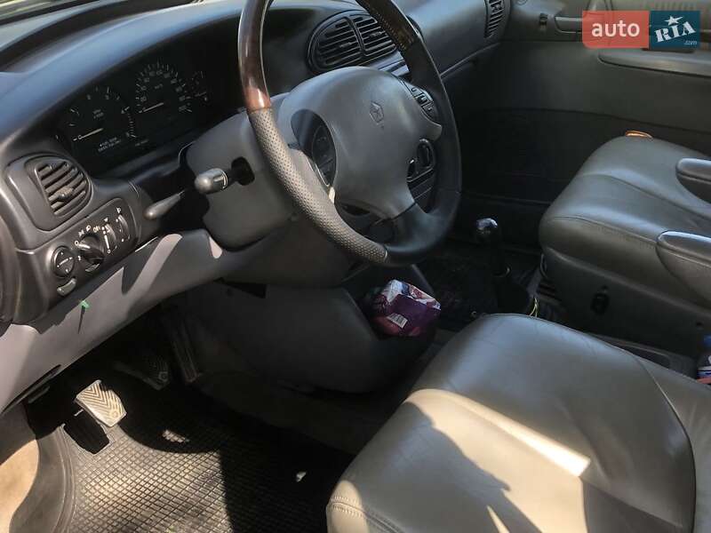 Минивэн Chrysler Grand Voyager 1997 в Ужгороде