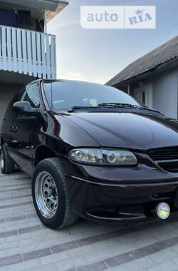 Седан Chrysler Grand Voyager 1999 в Черновцах