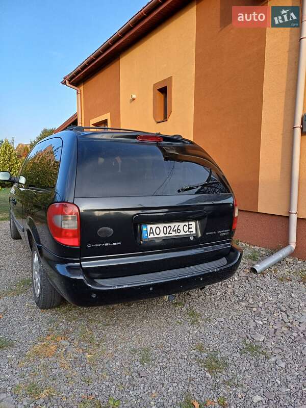 Минивэн Chrysler Grand Voyager 2004 в Ужгороде