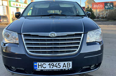 Минивэн Chrysler Grand Voyager 2008 в Долине