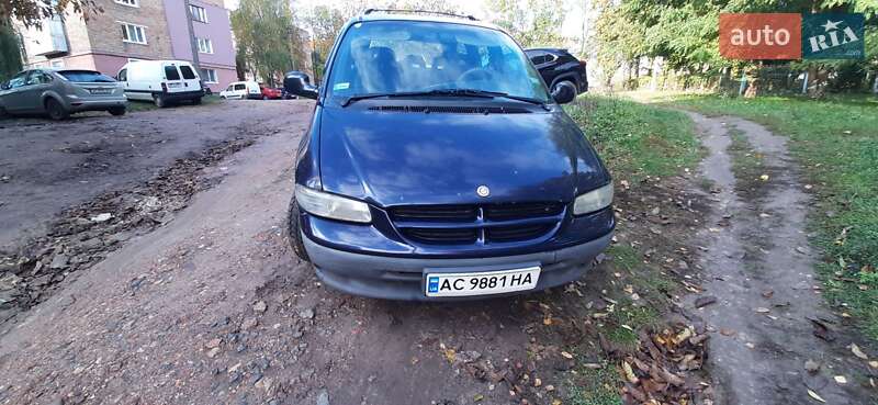 Мінівен Chrysler Grand Voyager 1998 в Нововолинську