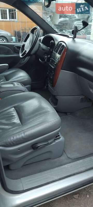 Минивэн Chrysler Grand Voyager 2005 в Черновцах