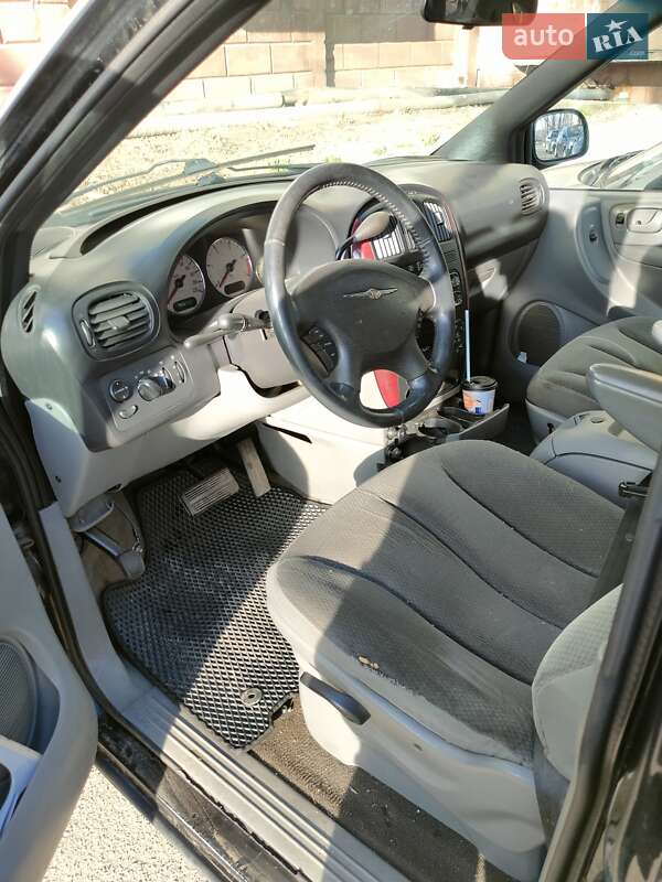 Минивэн Chrysler Grand Voyager 2004 в Василькове