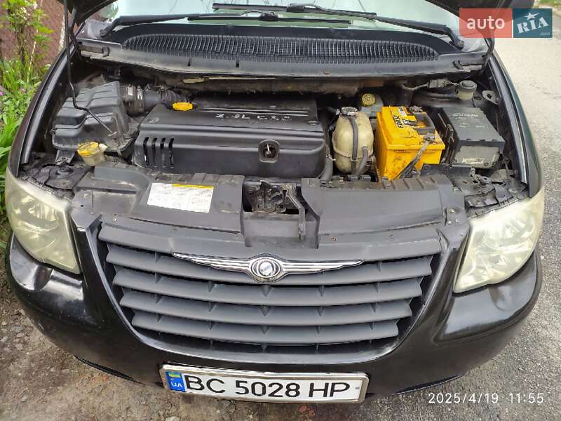 Универсал Chrysler Grand Voyager 2004 в Львове