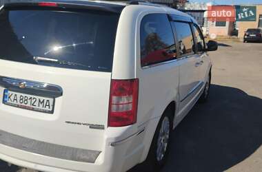 Мінівен Chrysler Grand Voyager 2009 в 