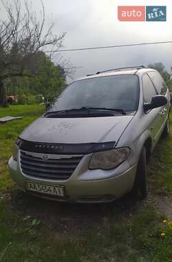 Минивэн Chrysler Grand Voyager 2005 в Киеве