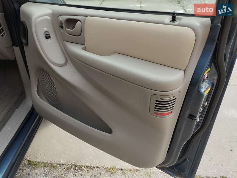 Мінівен Chrysler Grand Voyager 2001 в Києві
