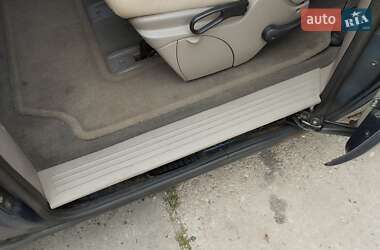 Минивэн Chrysler Grand Voyager 2001 в 