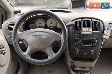 Минивэн Chrysler Grand Voyager 2001 в 