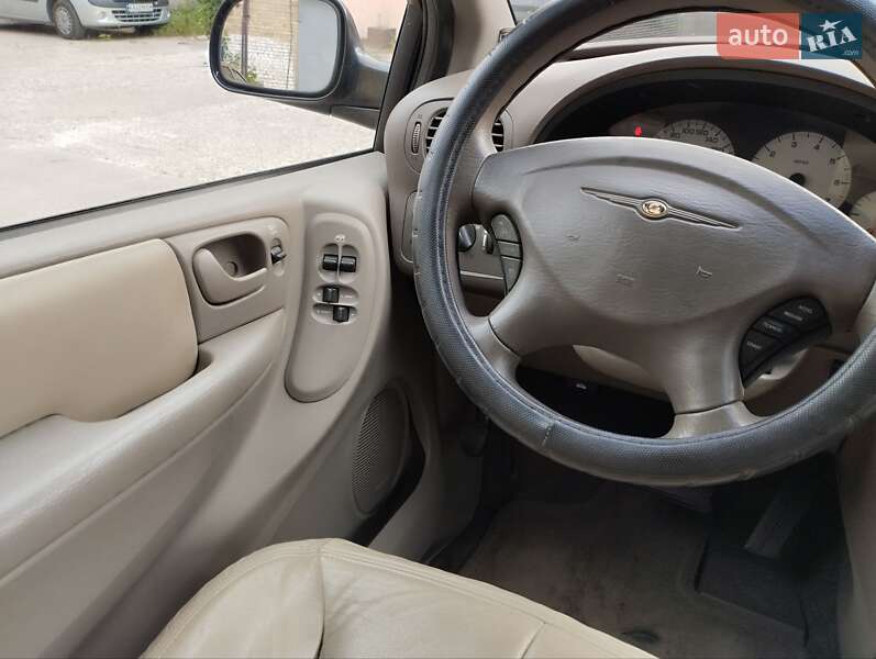 Мінівен Chrysler Grand Voyager 2001 в Києві