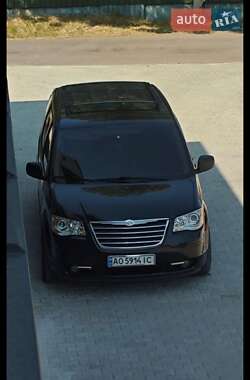 Минивэн Chrysler Grand Voyager 2008 в Ужгороде