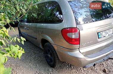 Хэтчбек Chrysler Grand Voyager 2004 в 