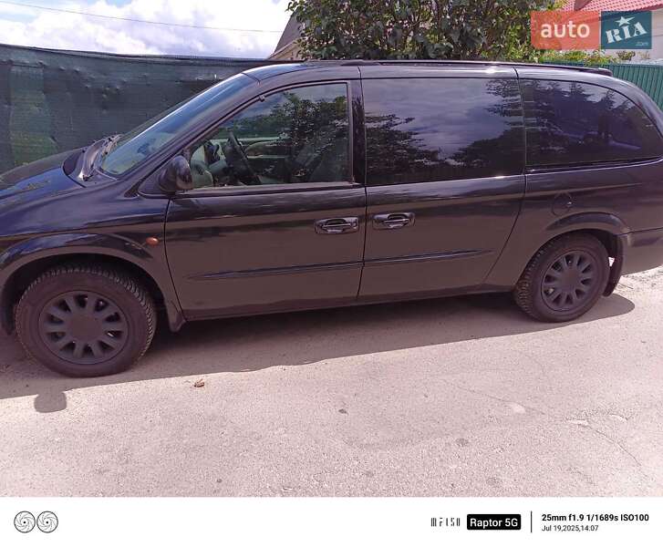 Минивэн Chrysler Grand Voyager 2003 в Киеве