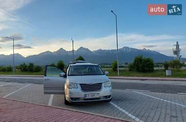 Седан Chrysler Grand Voyager 2008 в Ужгороді