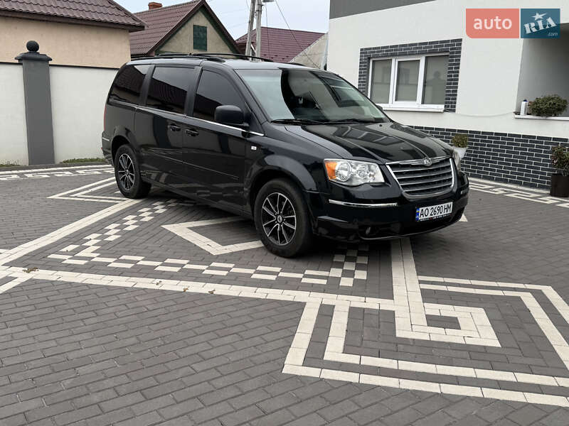 Минивэн Chrysler Grand Voyager 2010 в Мукачево фото 2 Минивэн Chrysler Grand Voyager 2010 в Мукачево