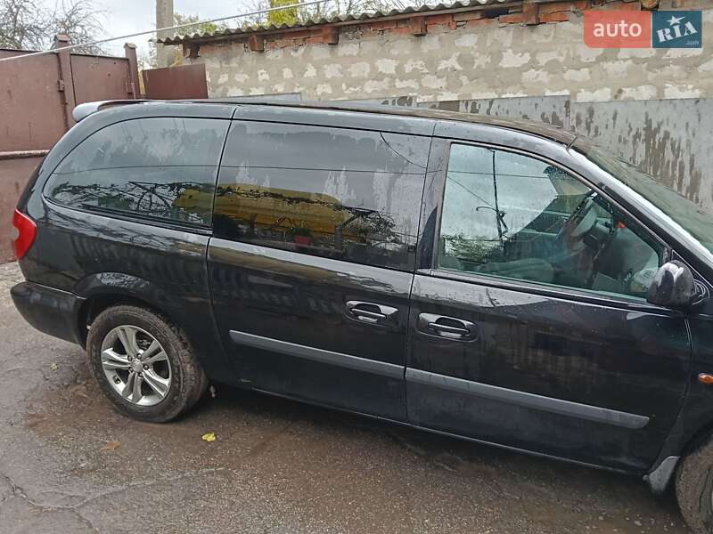 Минивэн Chrysler Grand Voyager 2006 в Люботине фото 2 Минивэн Chrysler Grand Voyager 2006 в Люботине