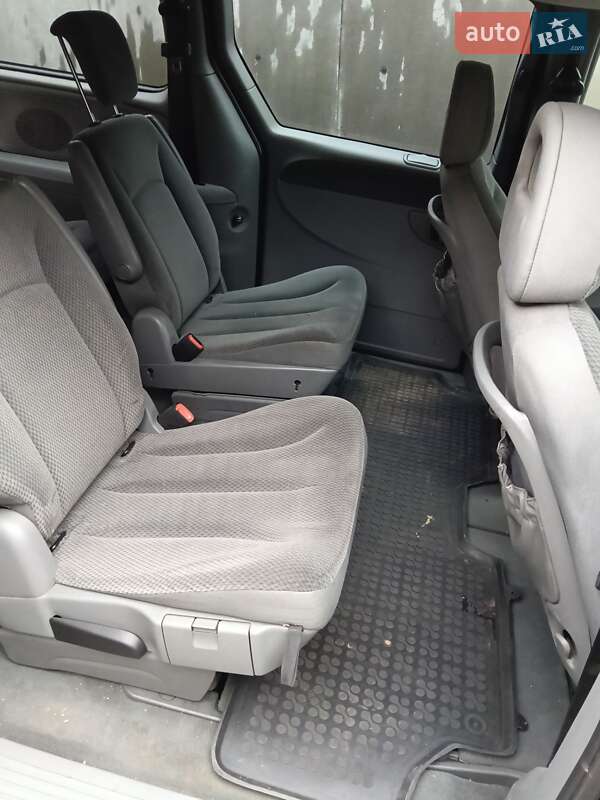 Минивэн Chrysler Grand Voyager 2006 в Люботине фото 12 Минивэн Chrysler Grand Voyager 2006 в Люботине