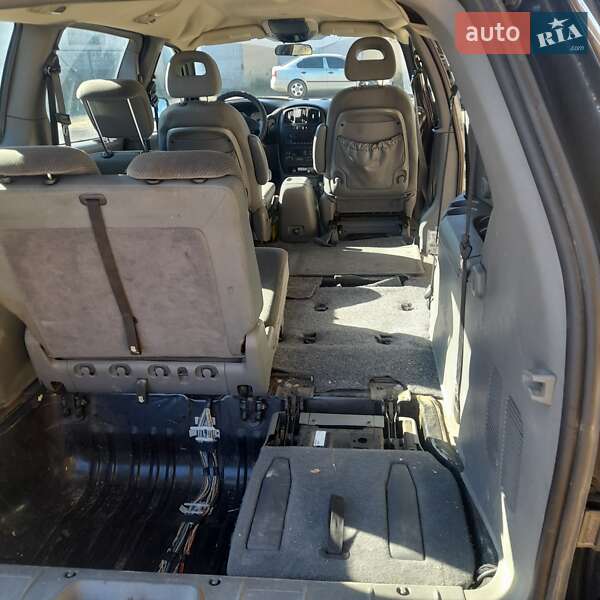 Минивэн Chrysler Grand Voyager 2004 в Ивано-Франковске