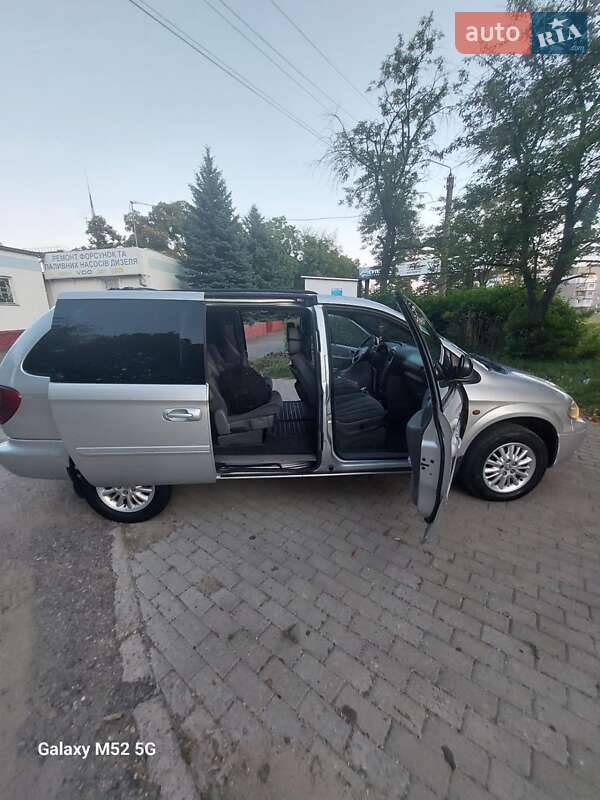 Минивэн Chrysler Grand Voyager 2006 в Черновцах