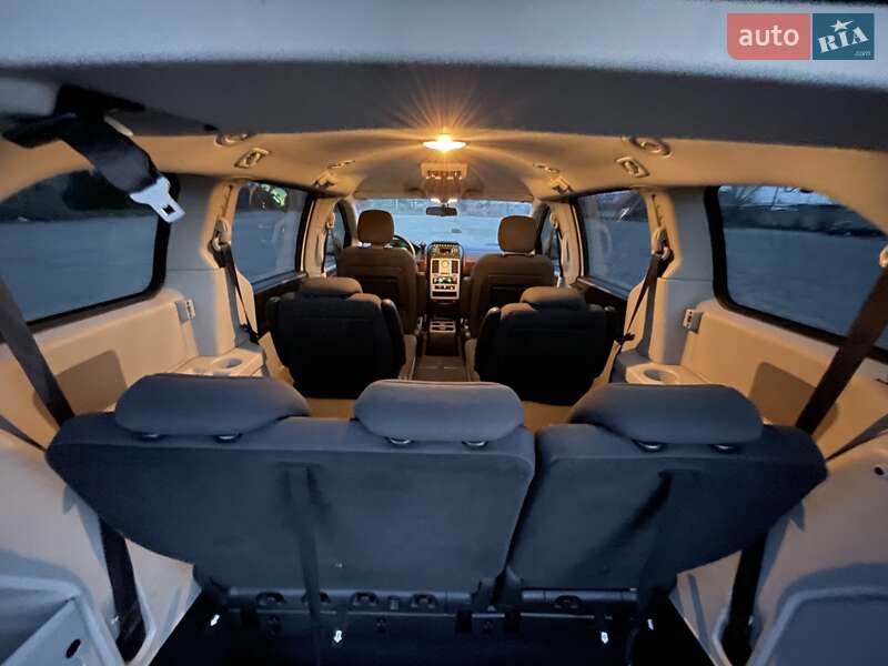 Мінівен Chrysler Grand Voyager 2010 в Дніпрі фото 13 Мінівен Chrysler Grand Voyager 2010 в Дніпрі