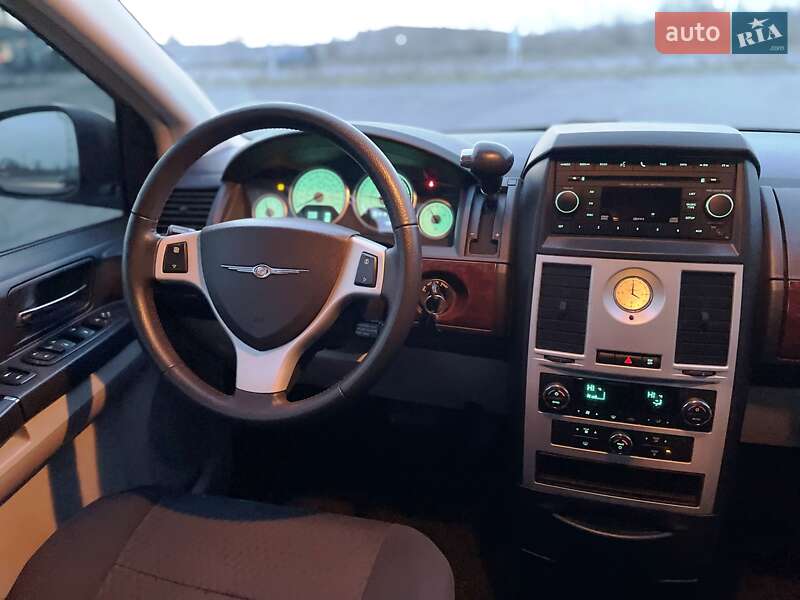 Мінівен Chrysler Grand Voyager 2010 в Дніпрі фото 15 Мінівен Chrysler Grand Voyager 2010 в Дніпрі