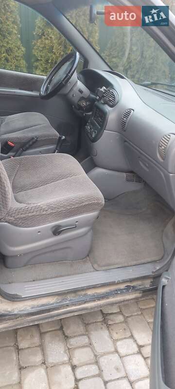 Мінівен Chrysler Grand Voyager 2000 в Локачах