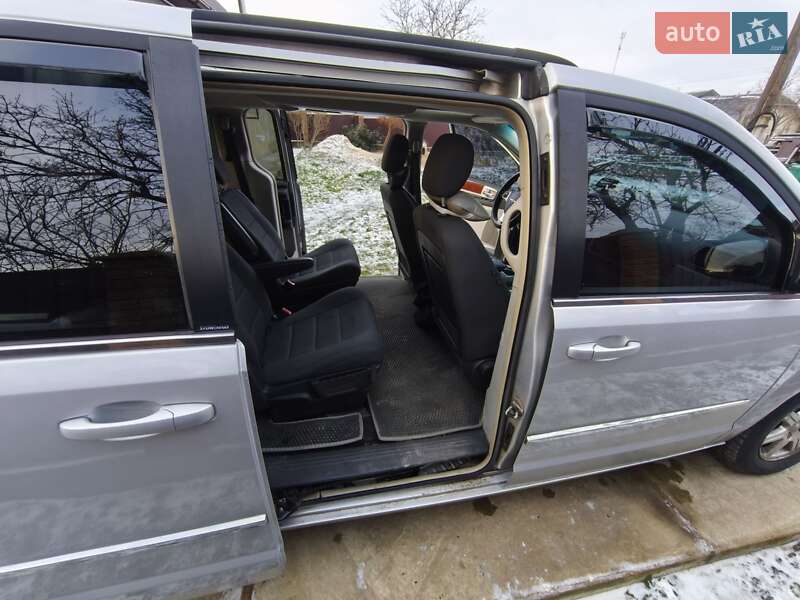 Мінівен Chrysler Grand Voyager 2008 в Івано-Франківську