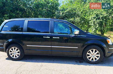 Минивэн Chrysler Grand Voyager 2010 в Николаеве