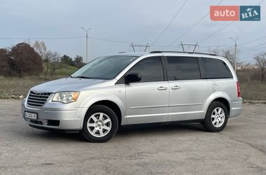 Минивэн Chrysler Grand Voyager 2010 в Днепре