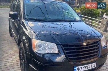 Минивэн Chrysler Grand Voyager 2010 в Ужгороде