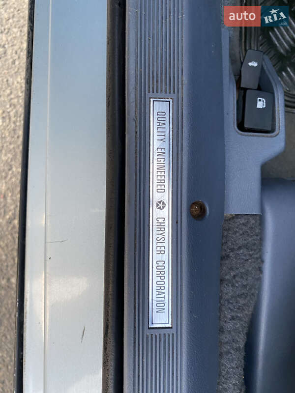 Лифтбек Chrysler LE Baron 1991 в Киеве