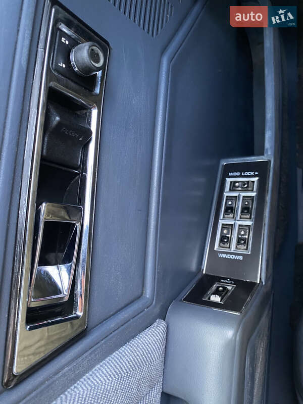 Лифтбек Chrysler LE Baron 1991 в Киеве