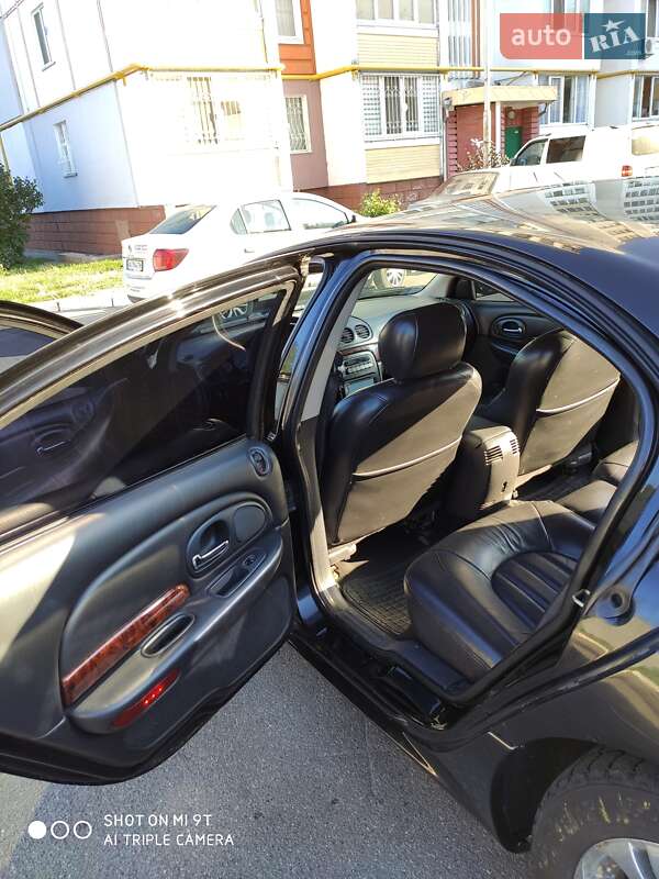 Седан Chrysler LHS 2001 в Києві