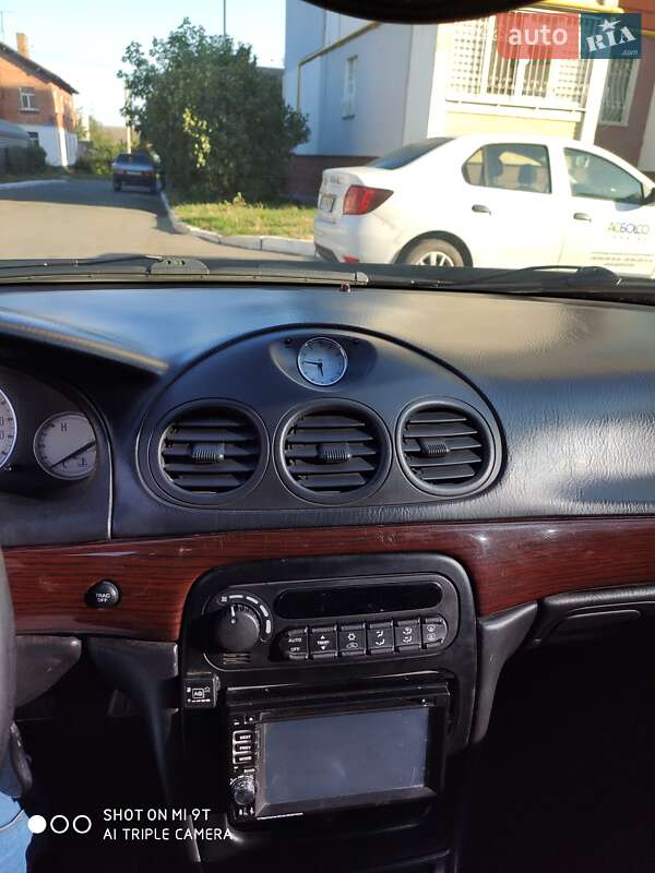 Седан Chrysler LHS 2001 в Києві