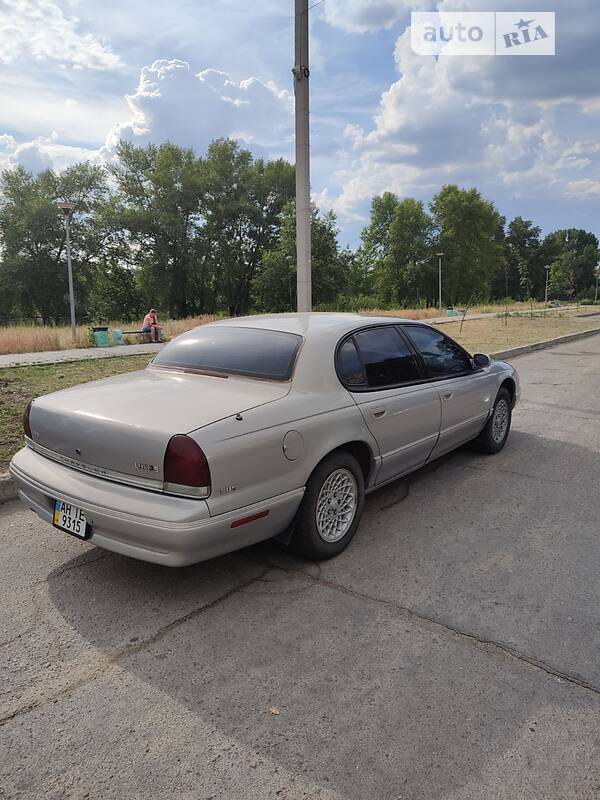 Седан Chrysler LHS 1994 в Краматорську