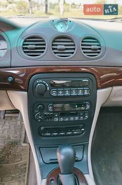 Седан Chrysler LHS 2001 в 