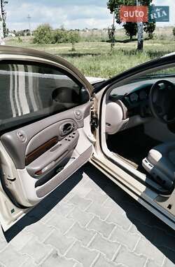 Седан Chrysler LHS 2001 в 