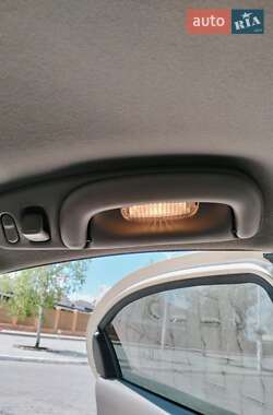 Седан Chrysler LHS 2001 в 