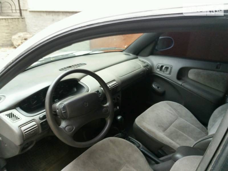 Седан Chrysler Neon 1995 в Каменском