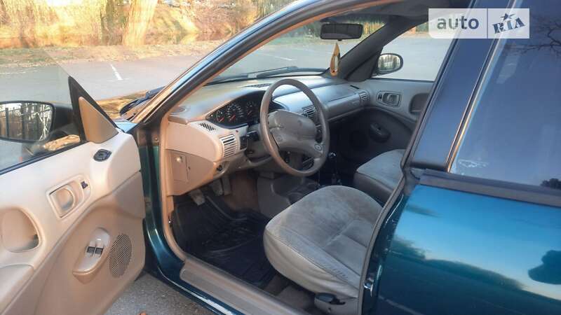 Седан Chrysler Neon 1995 в Кривом Роге