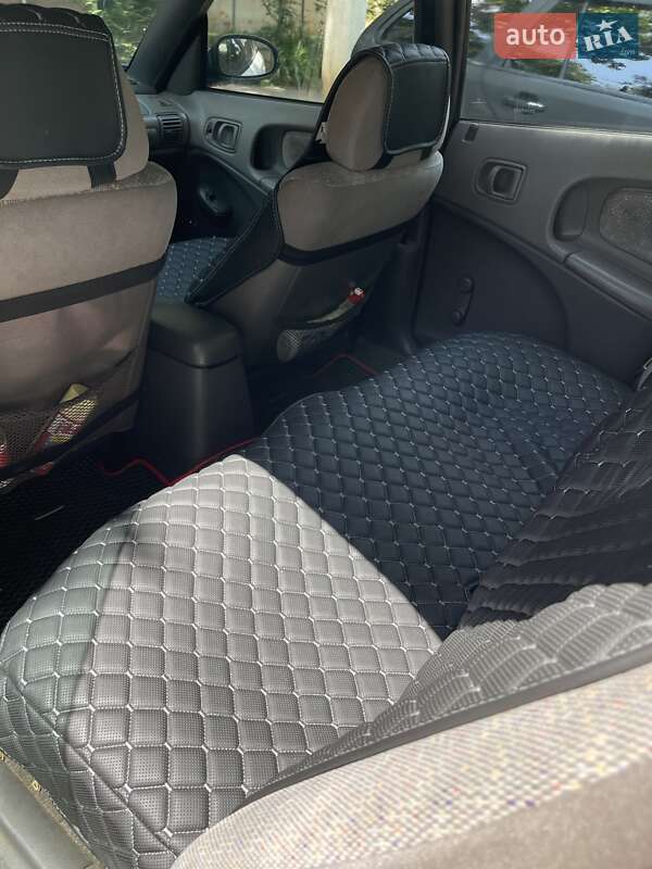 Седан Chrysler Neon 1994 в Одессе