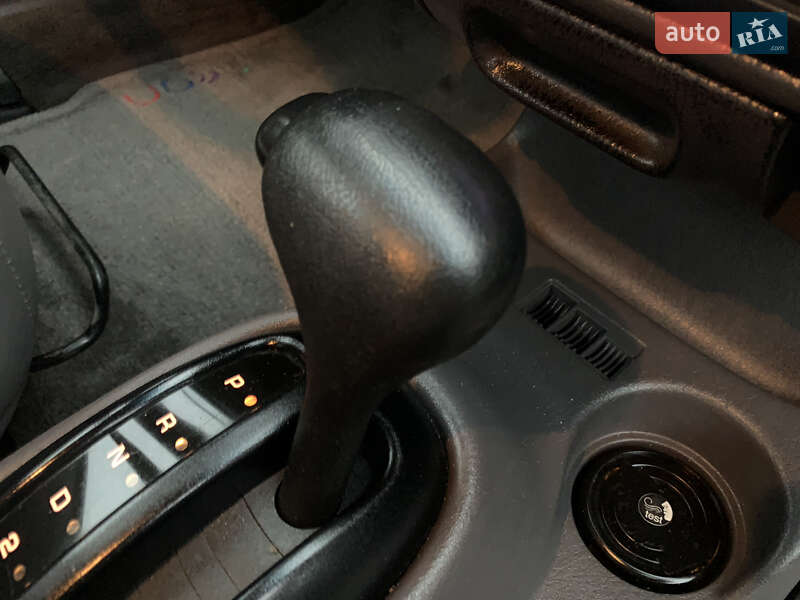 Седан Chrysler Neon 1995 в Виннице