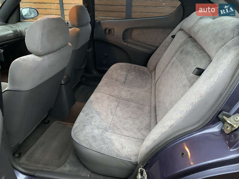 Седан Chrysler Neon 1995 в Виннице